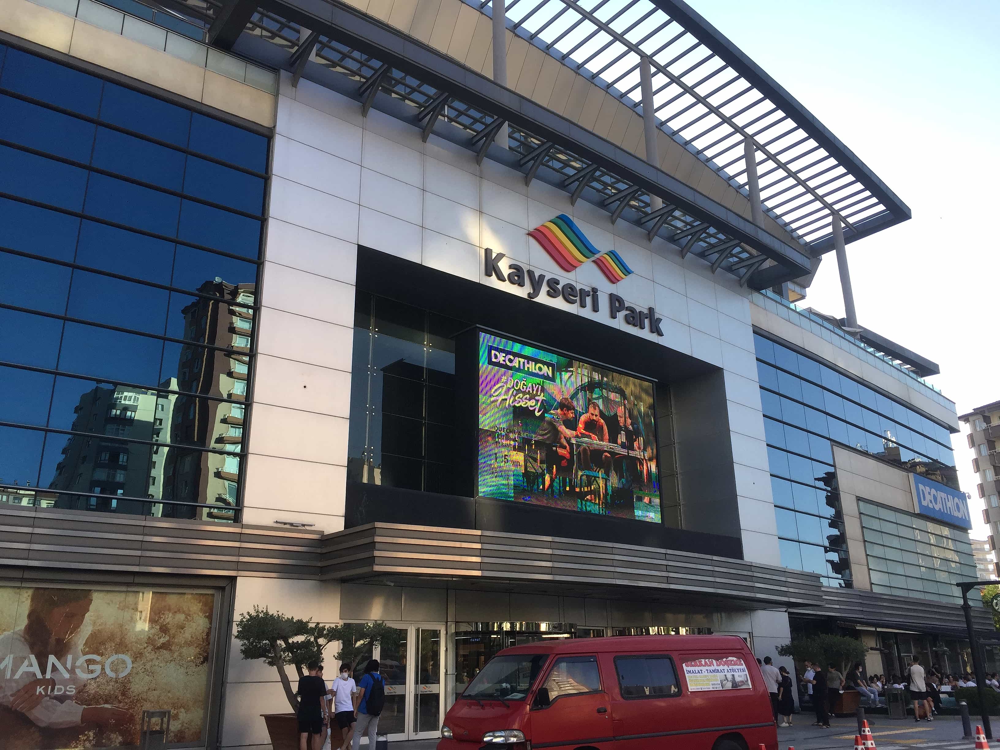 Kayseri Zümrüt Döşeme Kayseri Yakut döşeme Kayseri Koltuk Kaplama Kayseri Kanepe yüzü Kaplama 